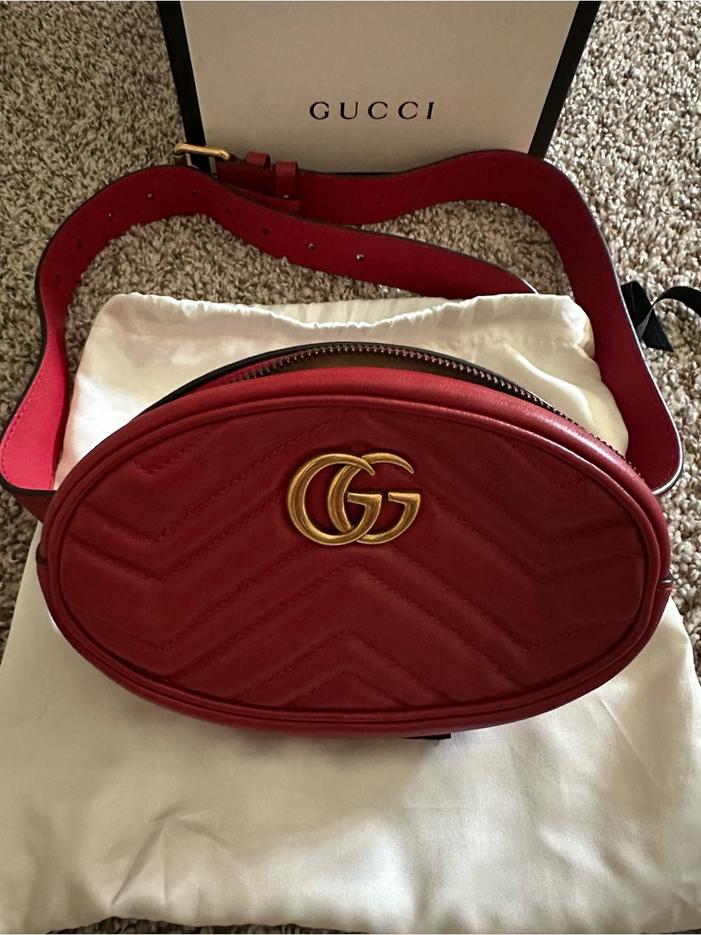 Gucci GG Marmont Matelassé Leather Belt Bag; Color Red; Very Good Condition - Picture 3 of 11
